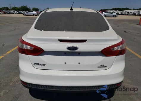 2014 Ford Focus Se z USA, uszkodzony, nr VIN 1FADP3F25EL382383